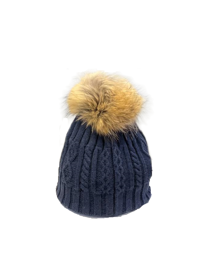Stylische Wintermütze mit Bommel: Entdecke den Outdoor-Chic bei Backpack Trends!
